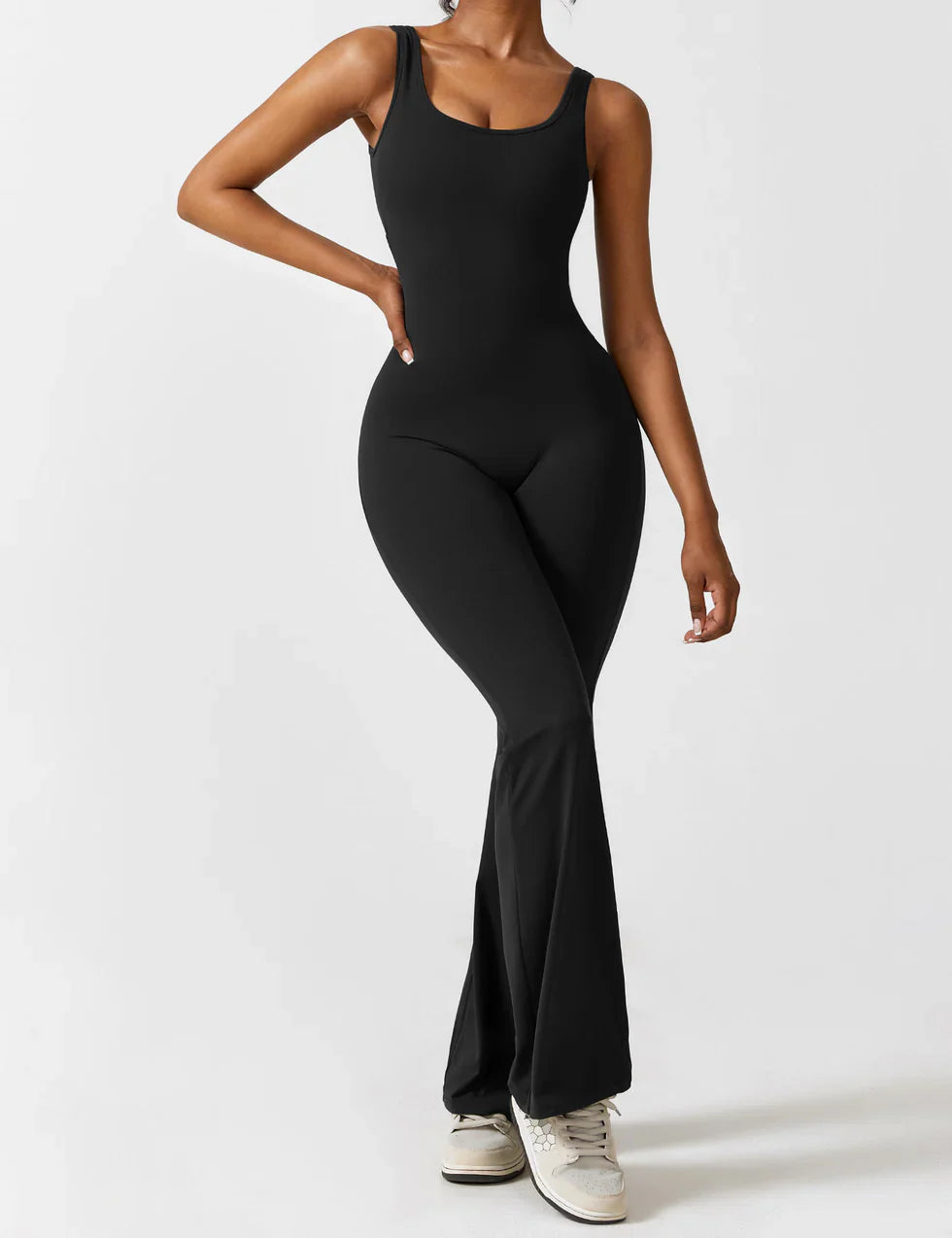 Vaelyna Fit – Figurformender Jumpsuit für Pilates, Sport & Alltag